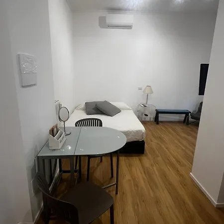 Mina's House * روما